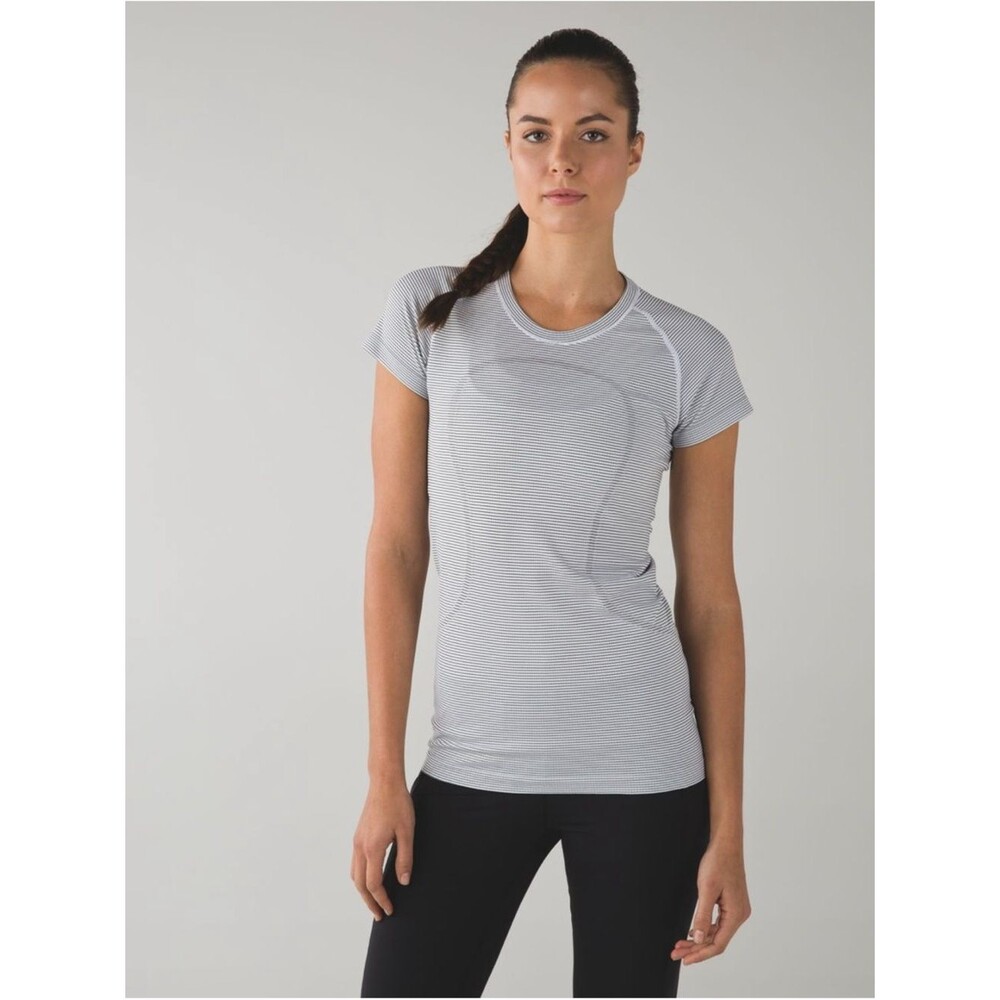 Lululemon Swiftly Tech Short-Sleeve Shirt 2.0 Tempo Stripe White/Black Size 6